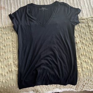 VINCE v neck tee